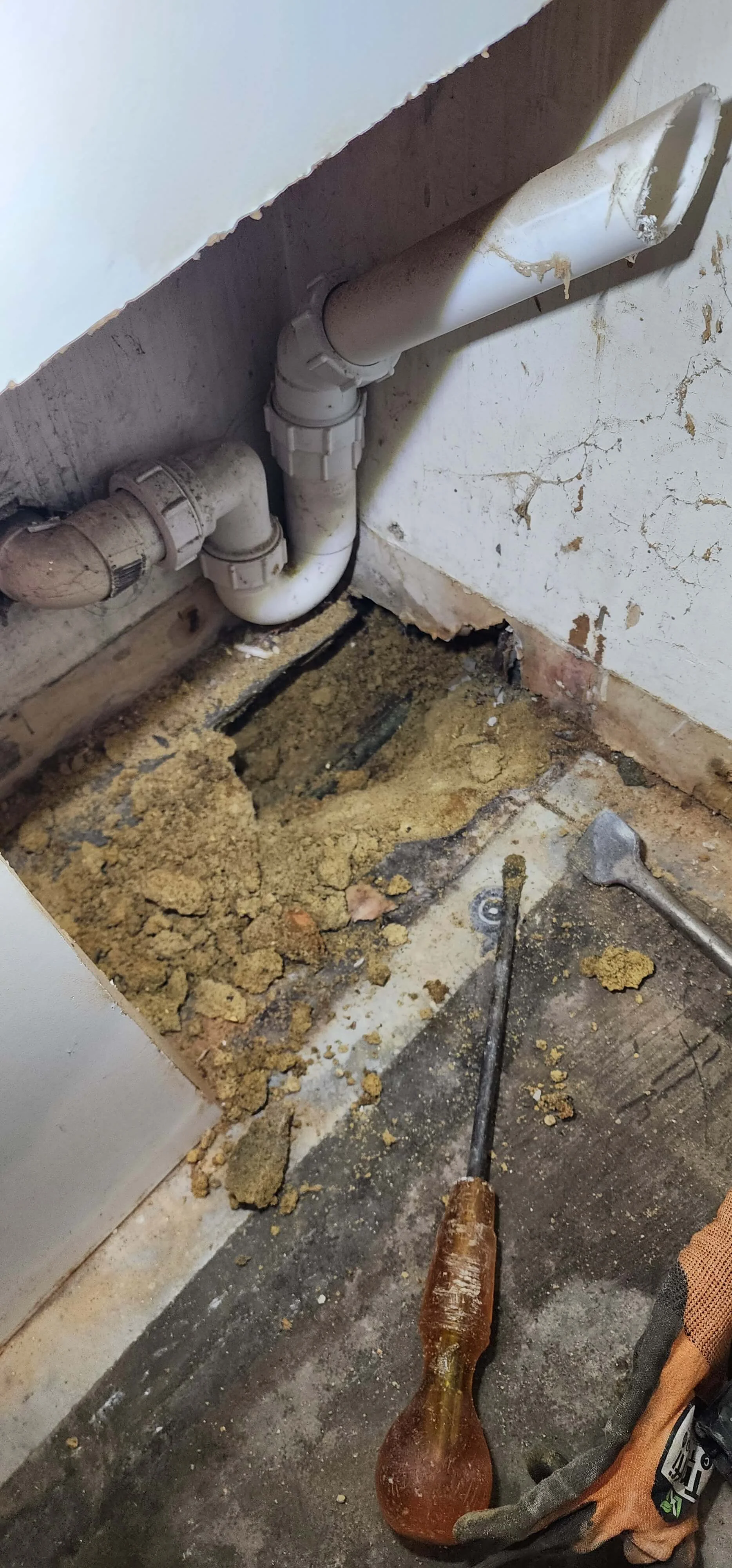Concealed pipework access during heating leak detection in Reading