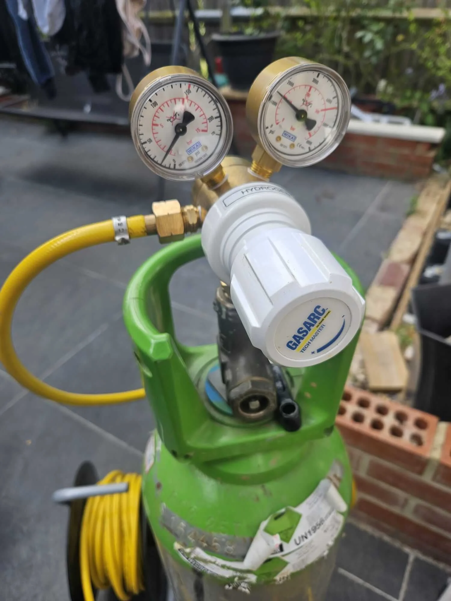 Gas regulator and test equipment for Sutton leak detection investigation