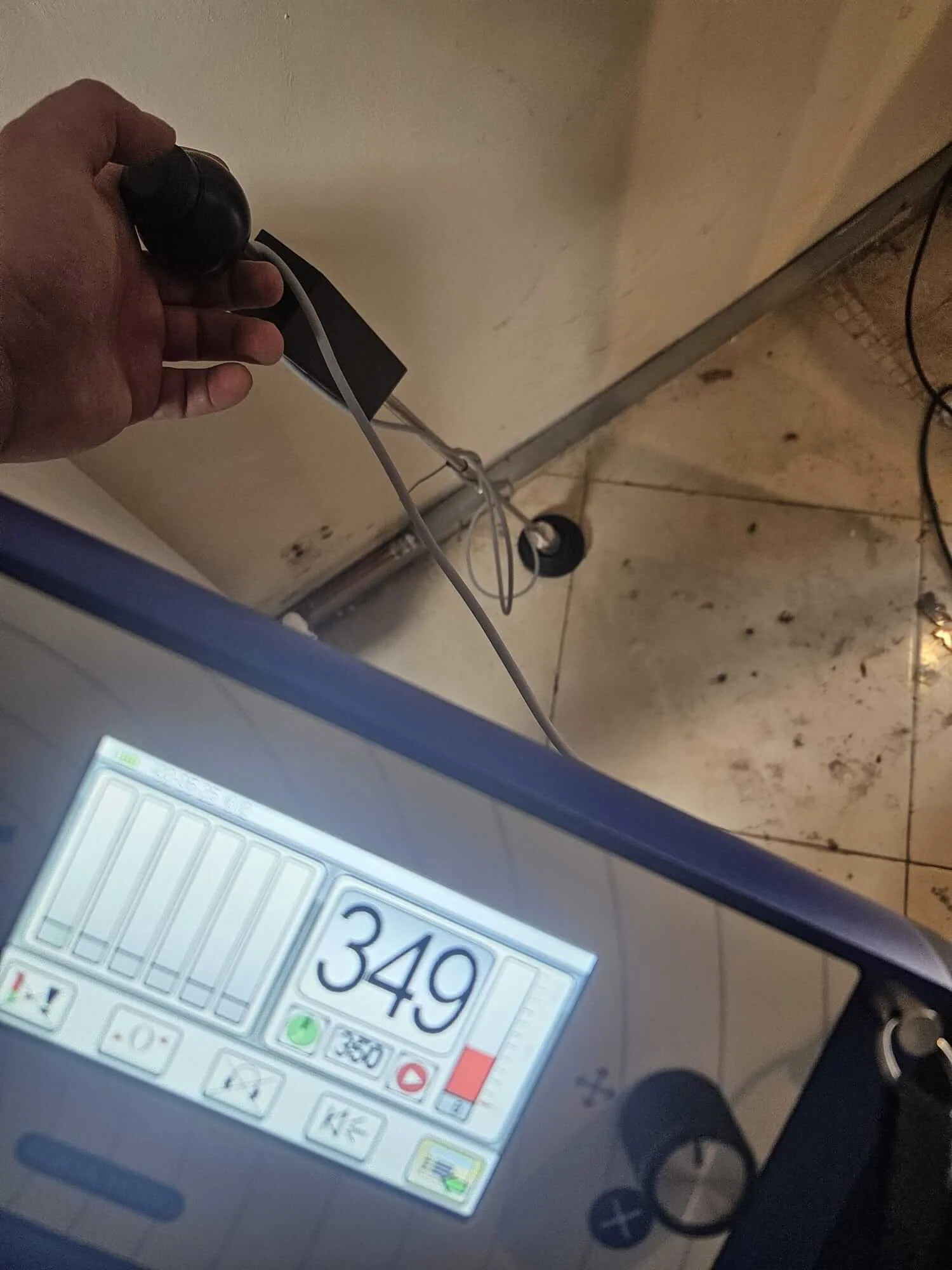 Acoustic leak detection equipment reading during Sutton investigation